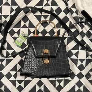 Badgely mischka handbag faux alligator